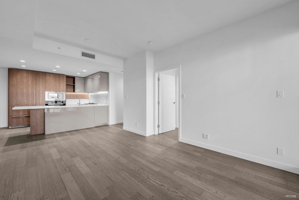 listing image 1100663445667919021