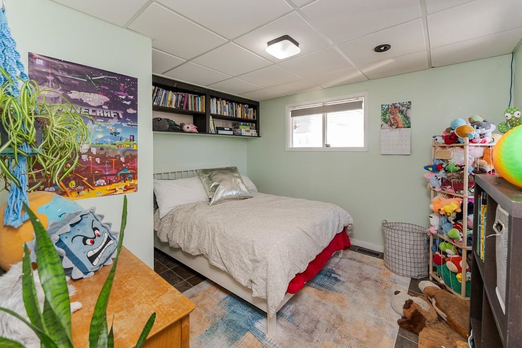 listing image 1102250018488544206