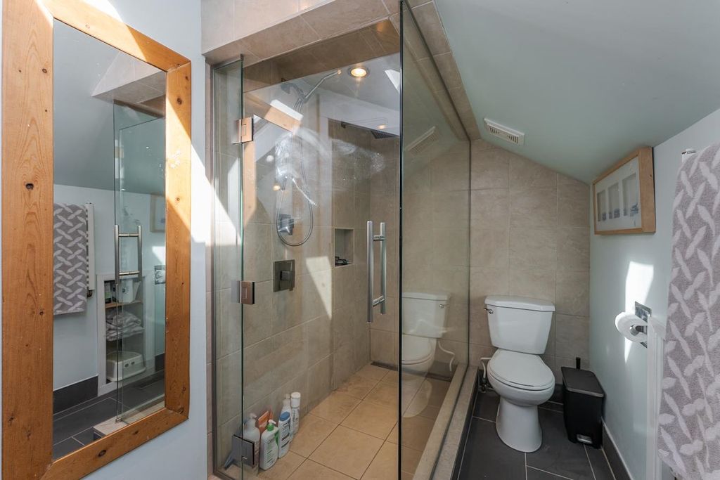 listing image 1109387813498374518