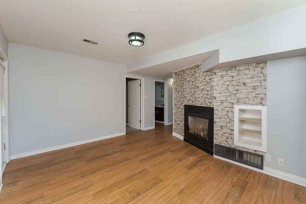 listing image 1103243115242686625