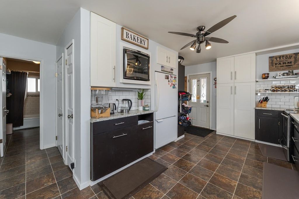 listing image 1100230249015654527