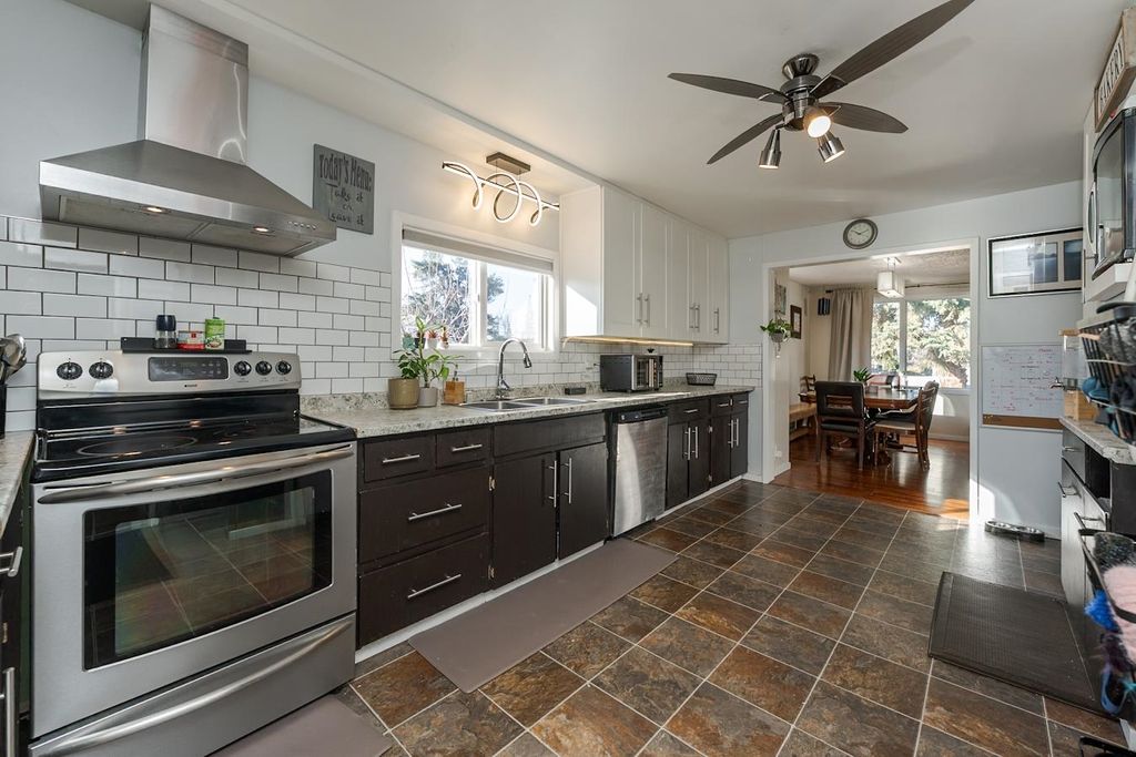 listing image 1102366472344230357