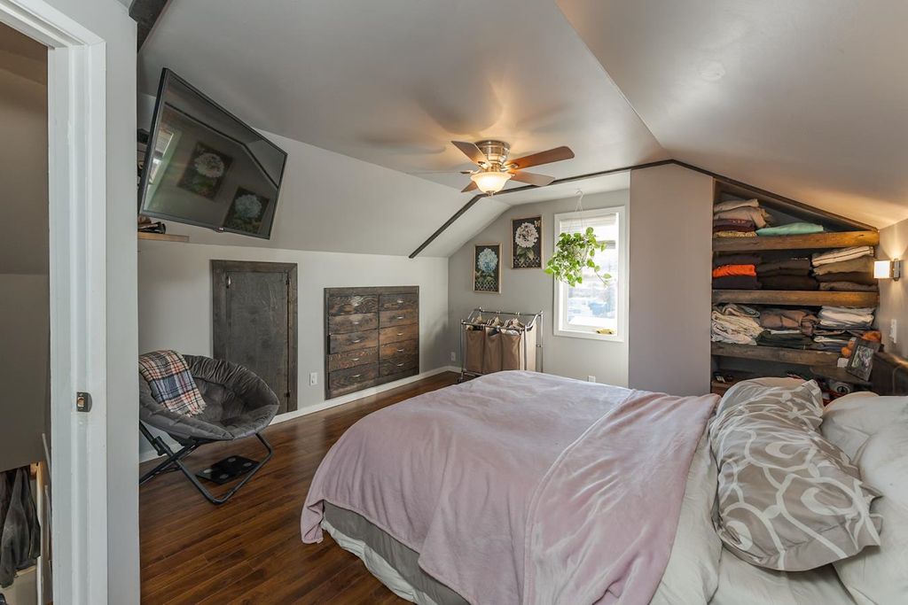 listing image 1109280191824903956