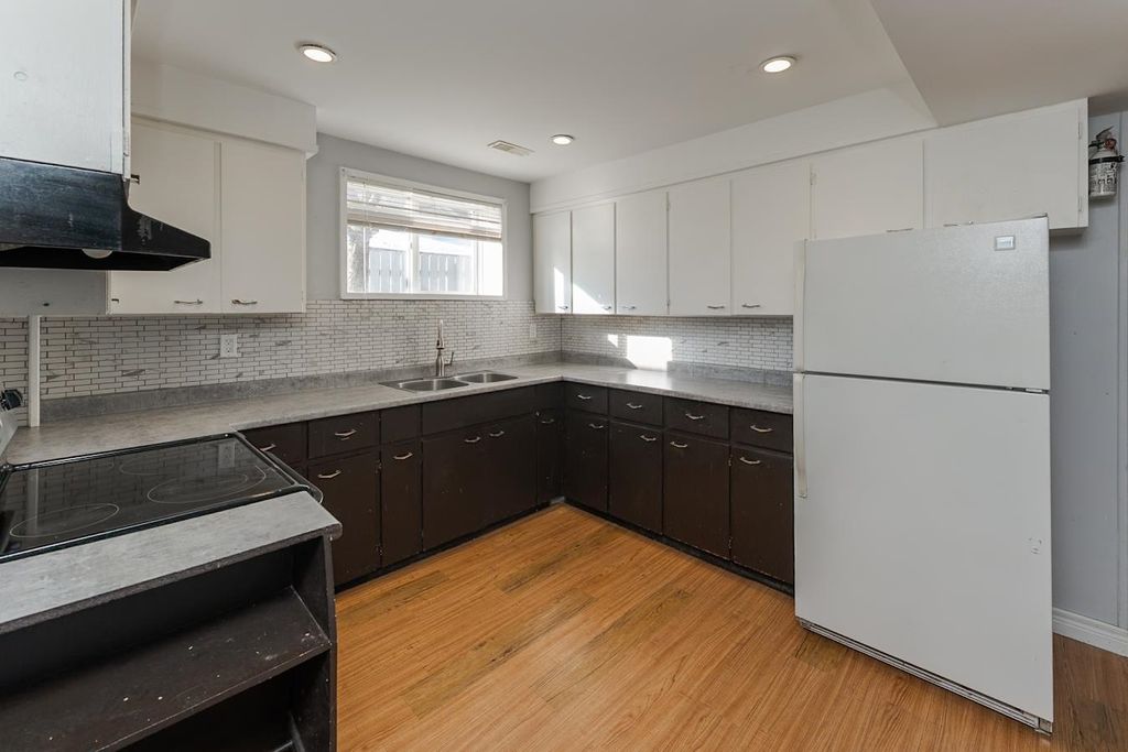 listing image 1106284072713449658