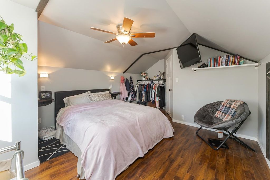 listing image 1108637278241319257