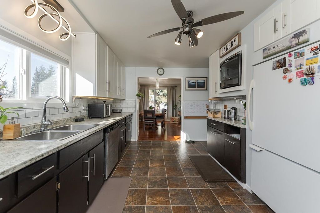 listing image 1103456115420381721