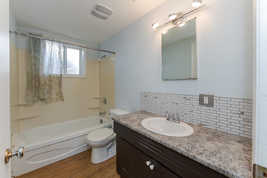 listing image 1102955481918775729