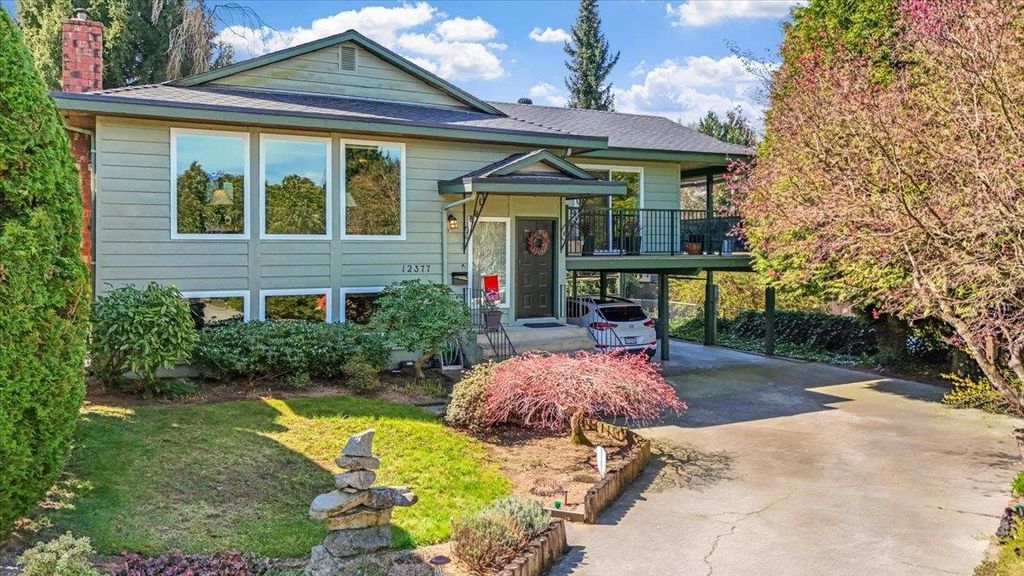 Photo of 12377 Dawson Place, Maple Ridge, BC V4R 2L6 (MLS # R3113328)