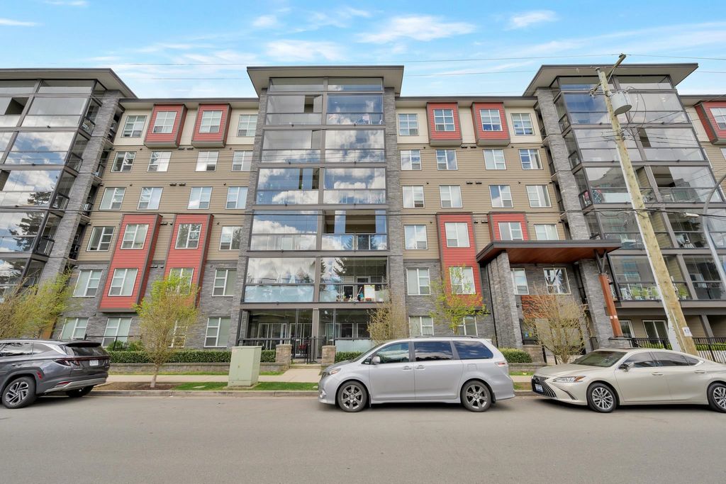 Photo of 2649 James Street #302, Abbotsford, BC V2T 3L6 (MLS # R3111928)