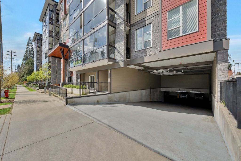 Photo of 2649 James Street #302, Abbotsford, BC V2T 3L6 (MLS # R3111928)