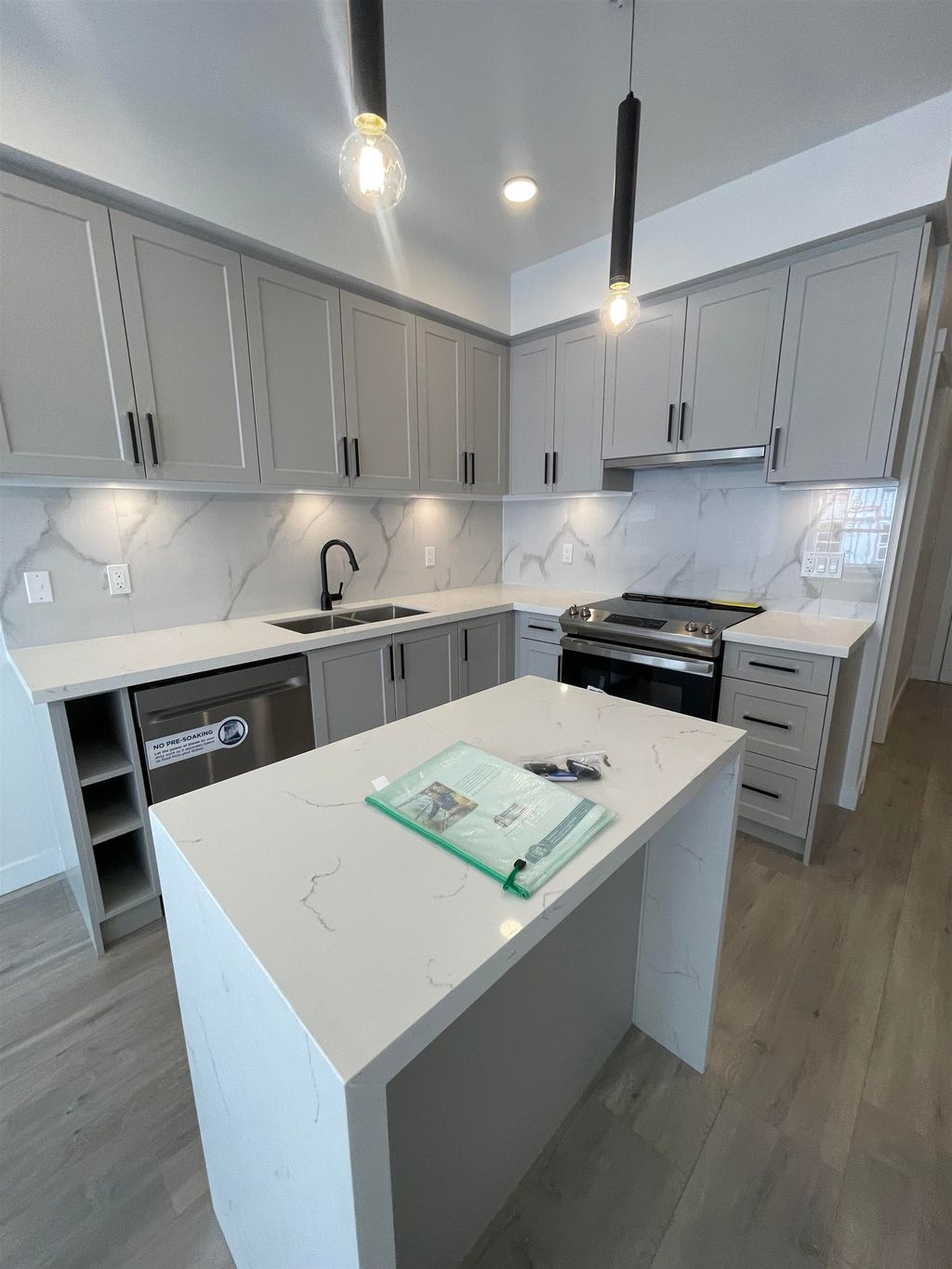 Photo of 12109 223 Street #228, Maple Ridge, BC V2X 5Y6 (MLS # R3139195)