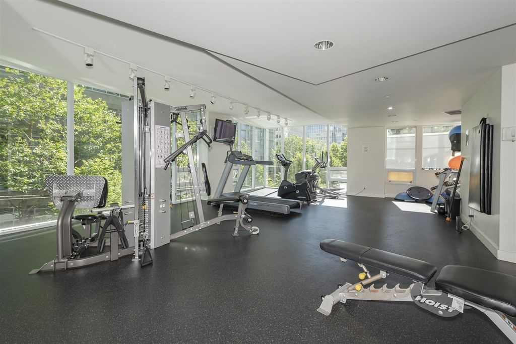 listing image 1106652671851712053