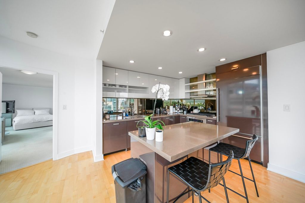 listing image 1103790913349776109