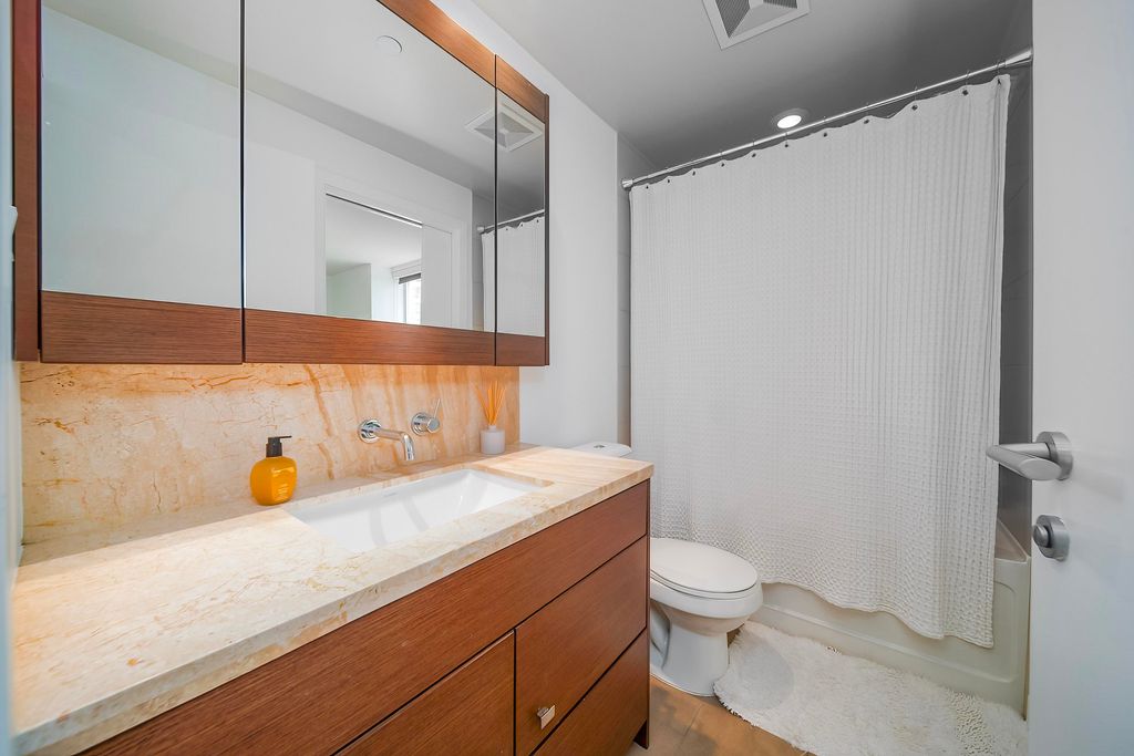 listing image 1109634657074881292