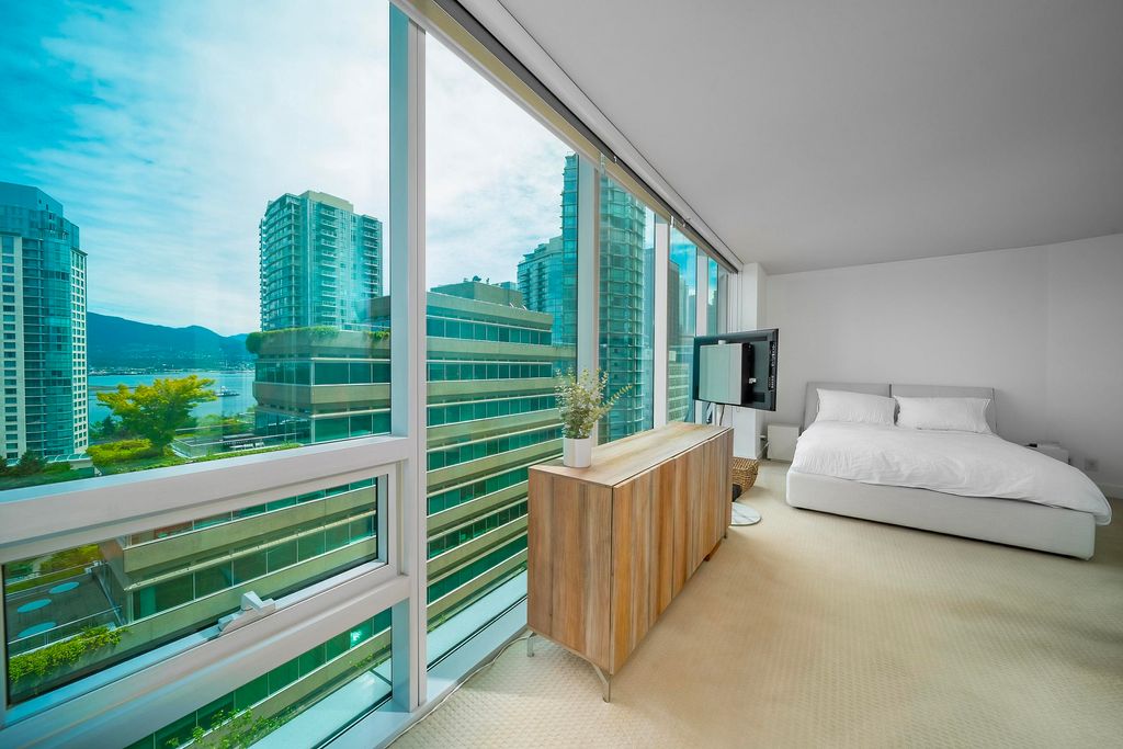 listing image 1102935354459555174