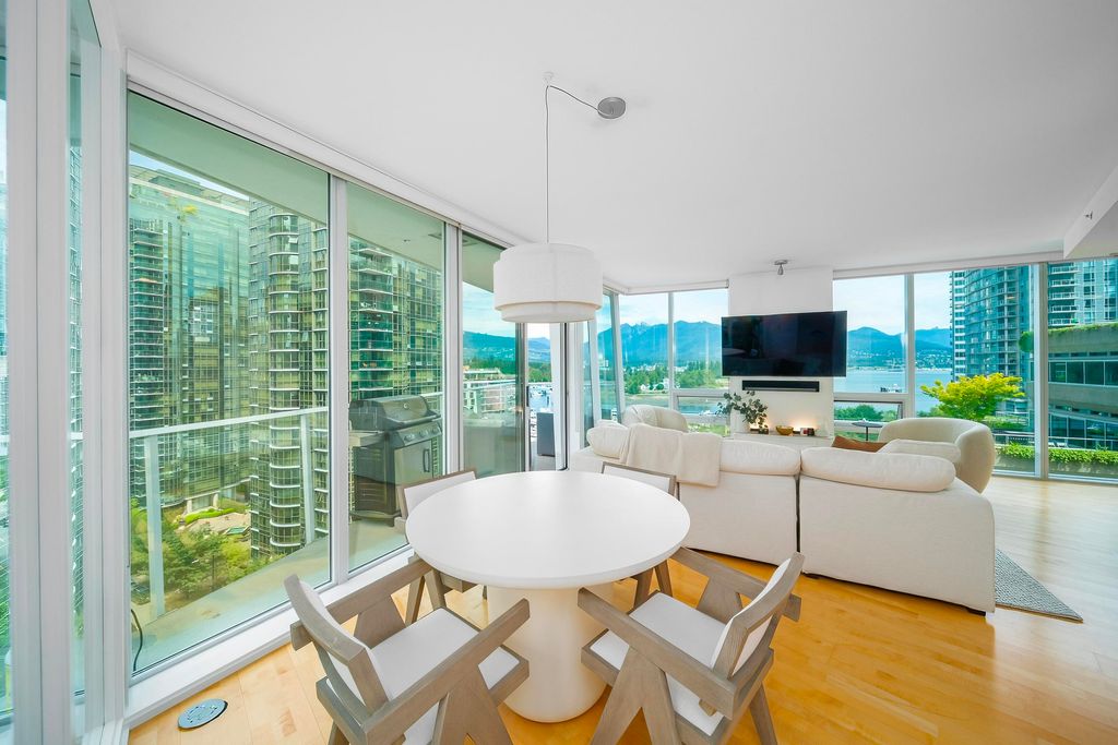 listing image 1101322032448210883