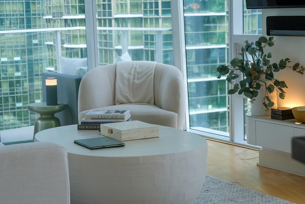 listing image 1101844522747555432