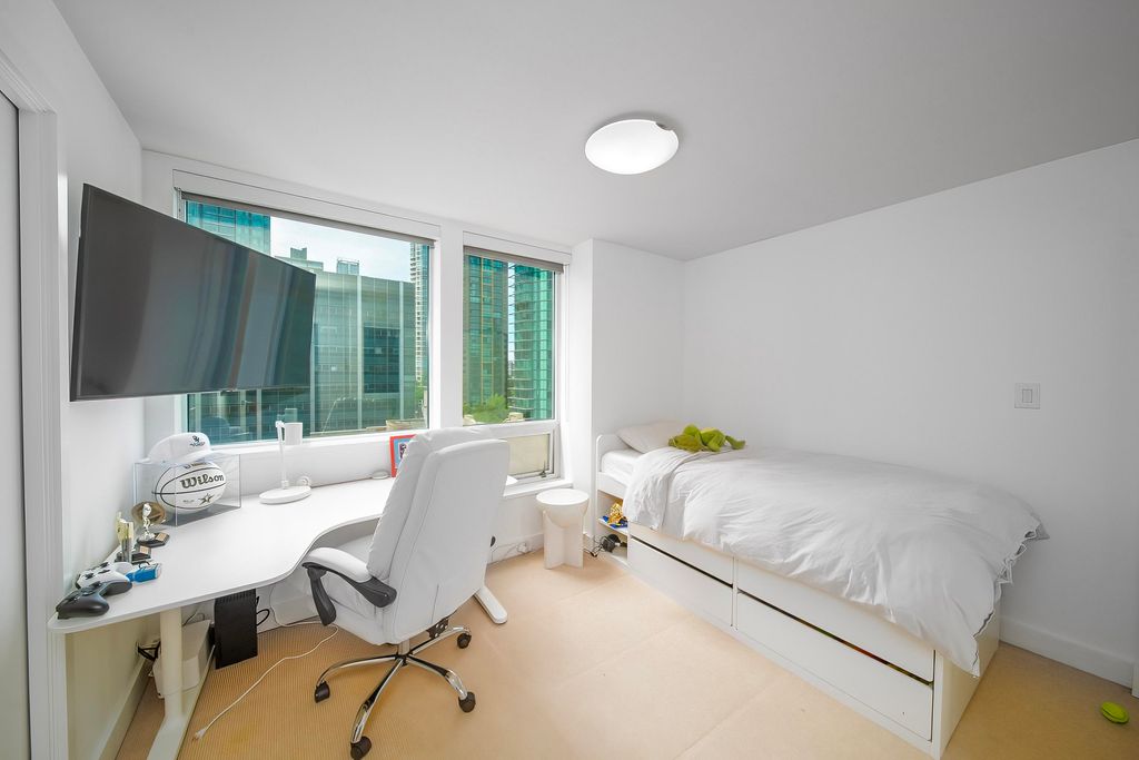 listing image 1105933566600805769