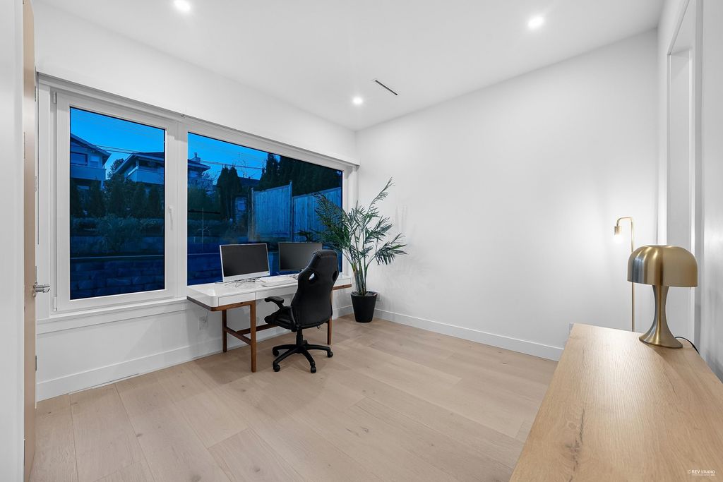 listing image 1100173211162880824