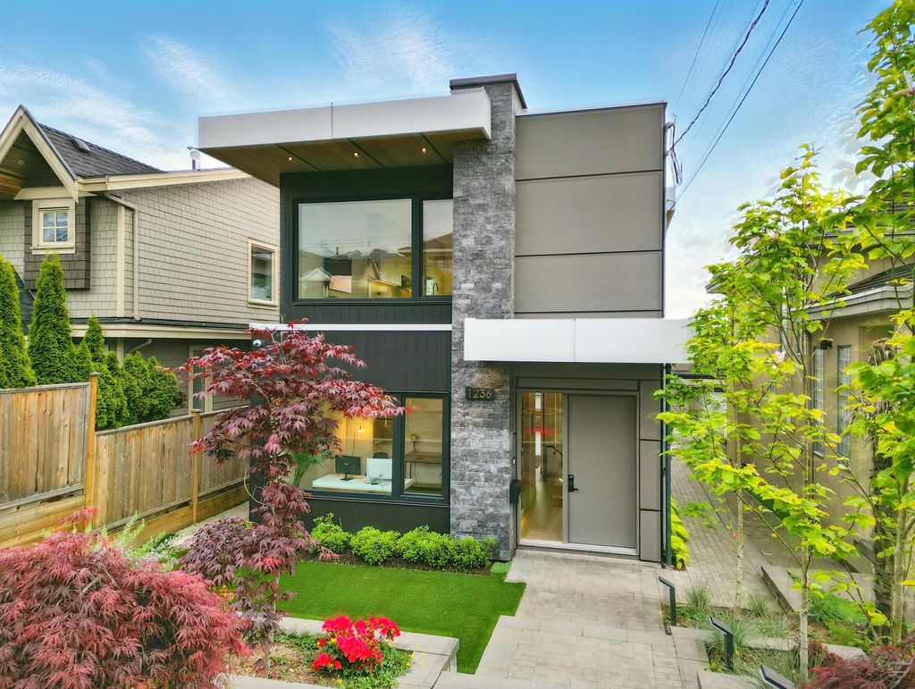 listing image 1105512111864762243