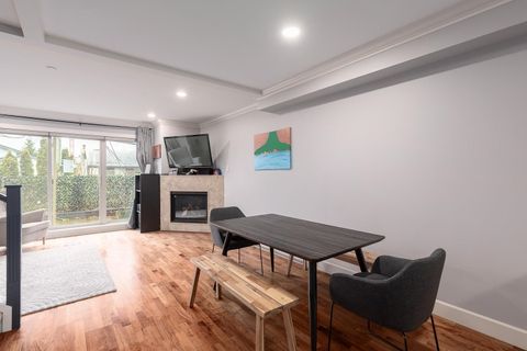 215 E 4th Street 5 North Vancouver BC V7L 1J1