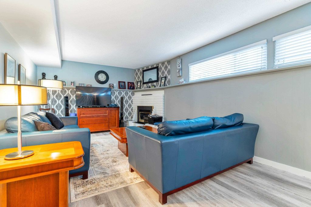 listing image 1109650458681773423