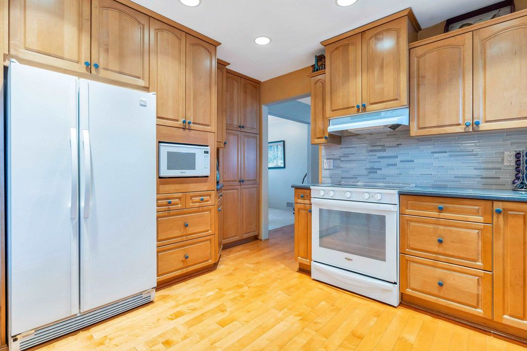 listing image 1104598279307804825