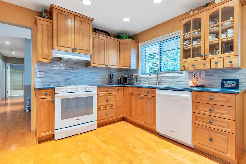 listing image 1105473498451775713