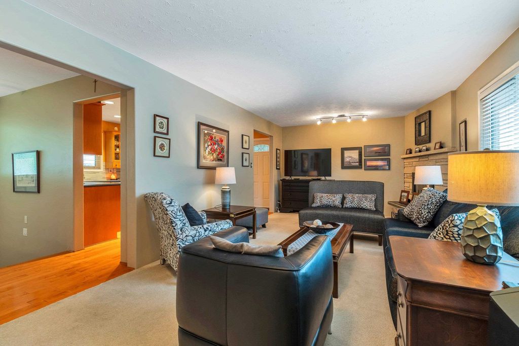 listing image 1104578221795062572