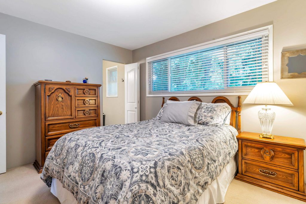 listing image 1109845032088683903