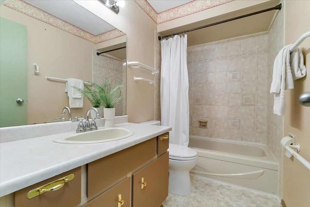 listing image 1103002559282965798