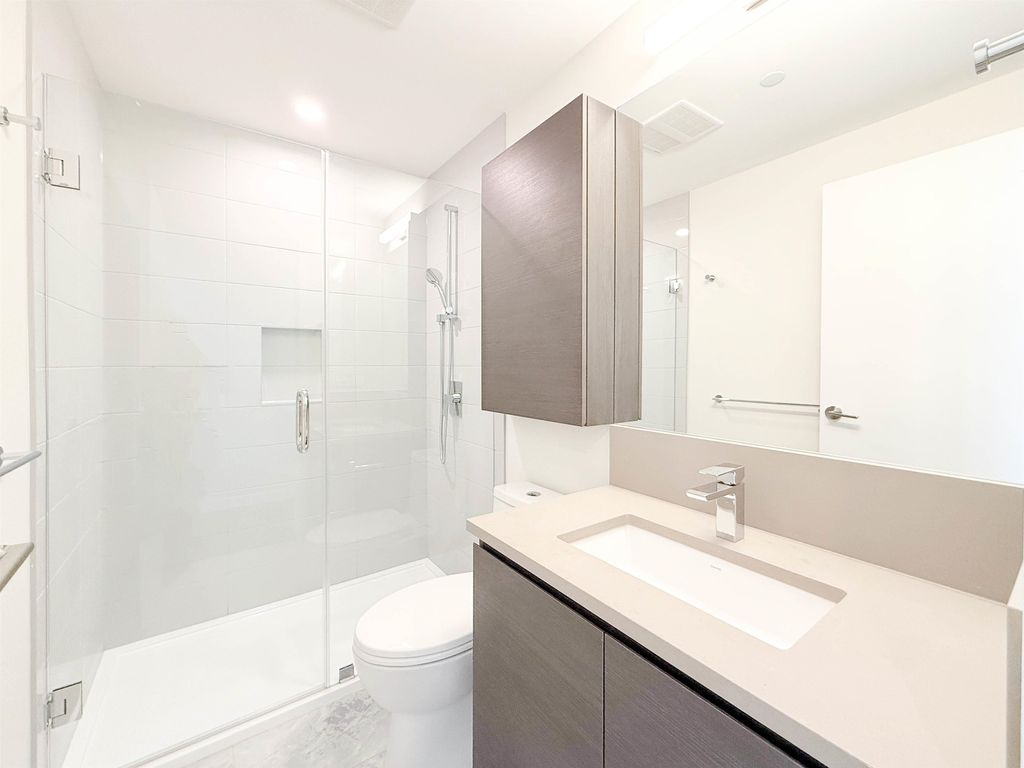 listing image 1101773875595004910