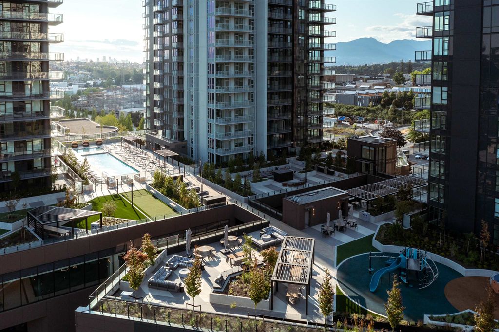 listing image 1107882833902197823