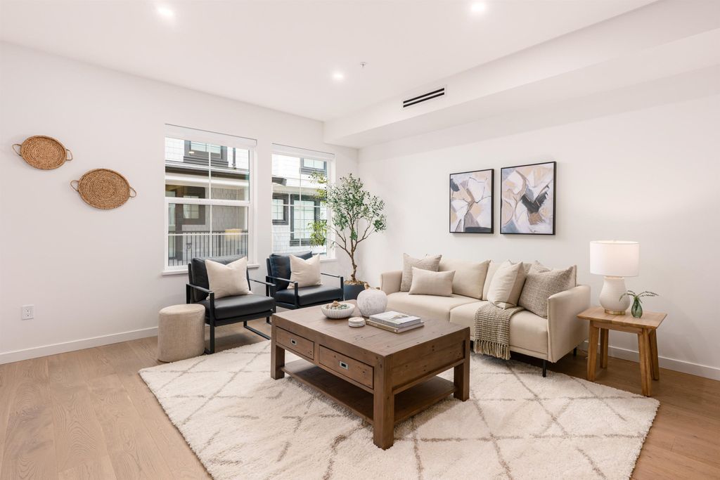 listing image 1100796706218232194