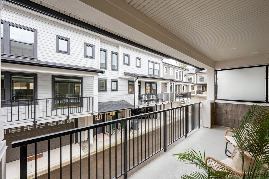 listing image 1104843490954790141