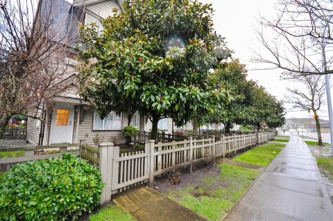 15871 85 Avenue 11 Surrey BC V4N 0Y9