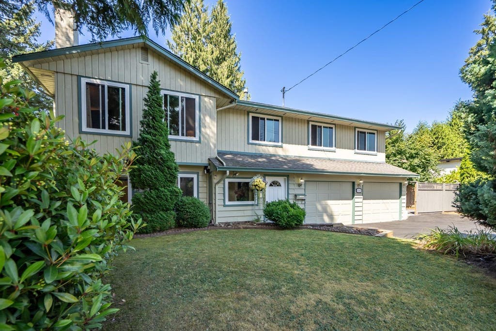 Photo of 11527 Fraserview Street, Maple Ridge, BC V2X 4Y8 (MLS # R3156514)