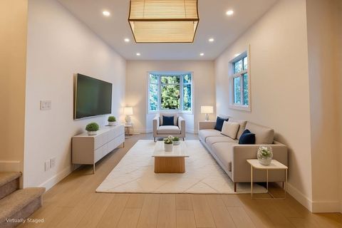 19551 66 Avenue 5 Surrey BC V4N 0Z5