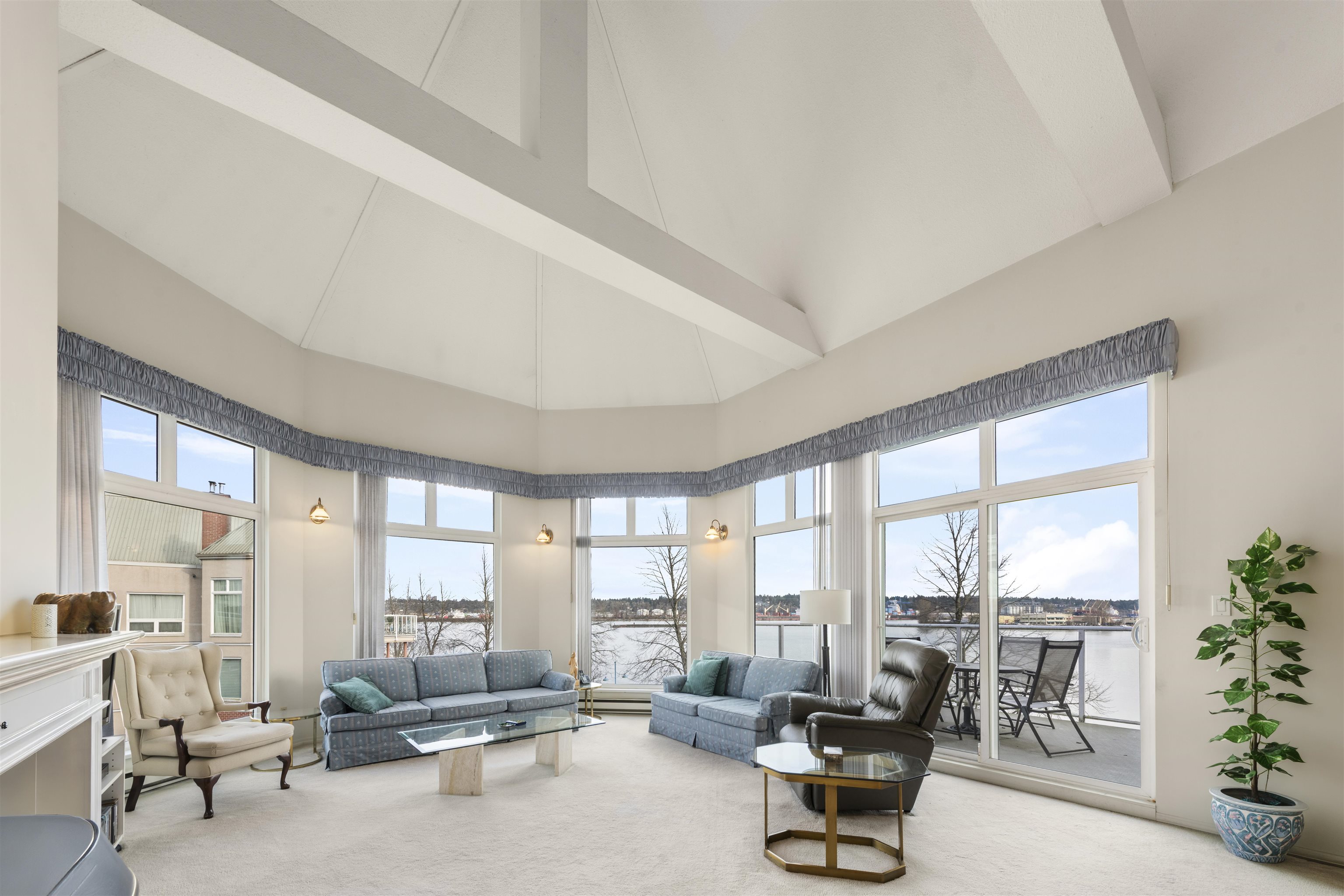 1230 Quayside Drive 407