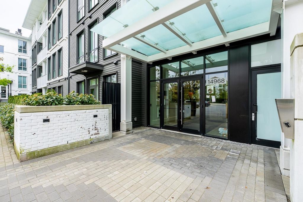 Photo of 14968 101a Avenue #202, Surrey, BC V3R 0E8 (MLS # R3114764)