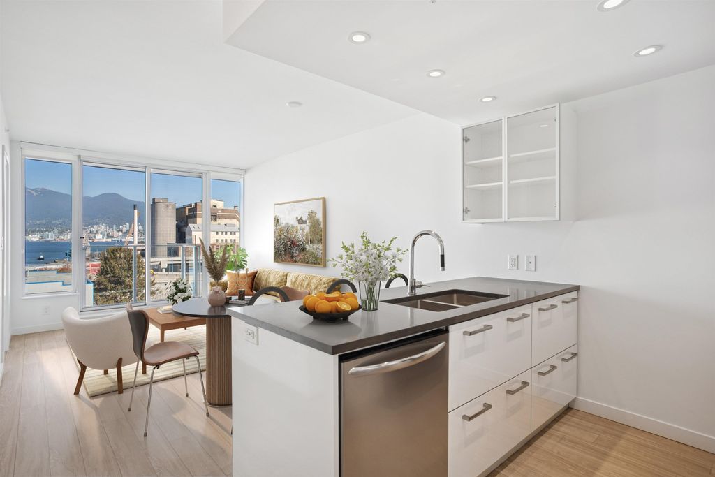 listing image 1102116602098660328