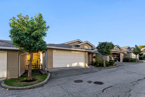 1161 O'flaherty Gate Port Coquitlam BC V3C 6H2