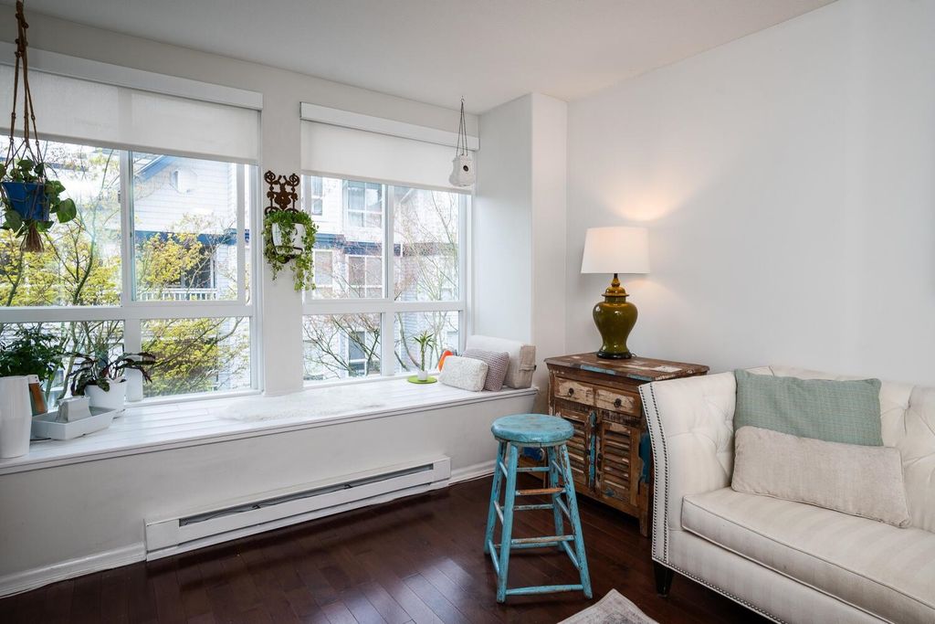 listing image 1106027644746569419