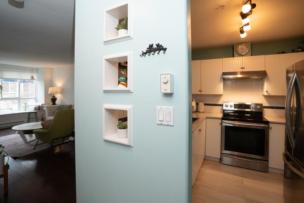 listing image 1100725344378209690