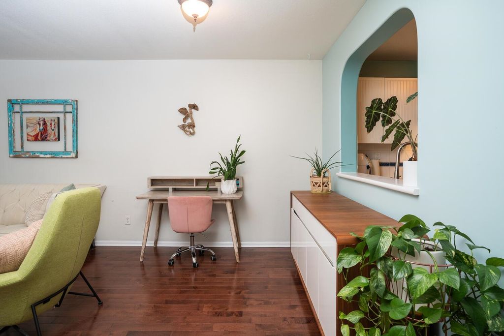 listing image 1109368343481727464