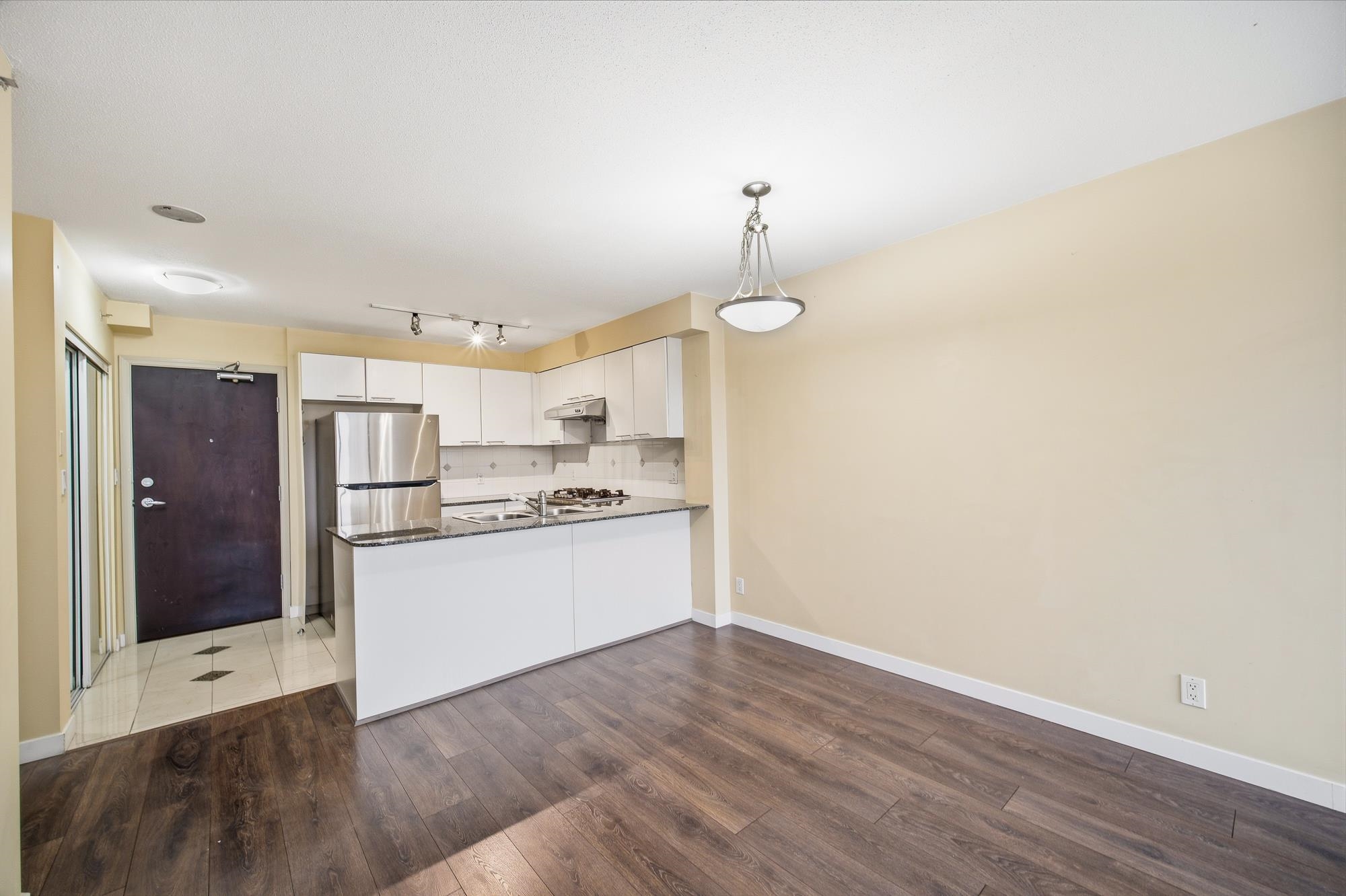 6331 Buswell Street 303