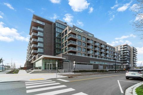 755 Harbourside Drive 312 North Vancouver BC V7P 0G1