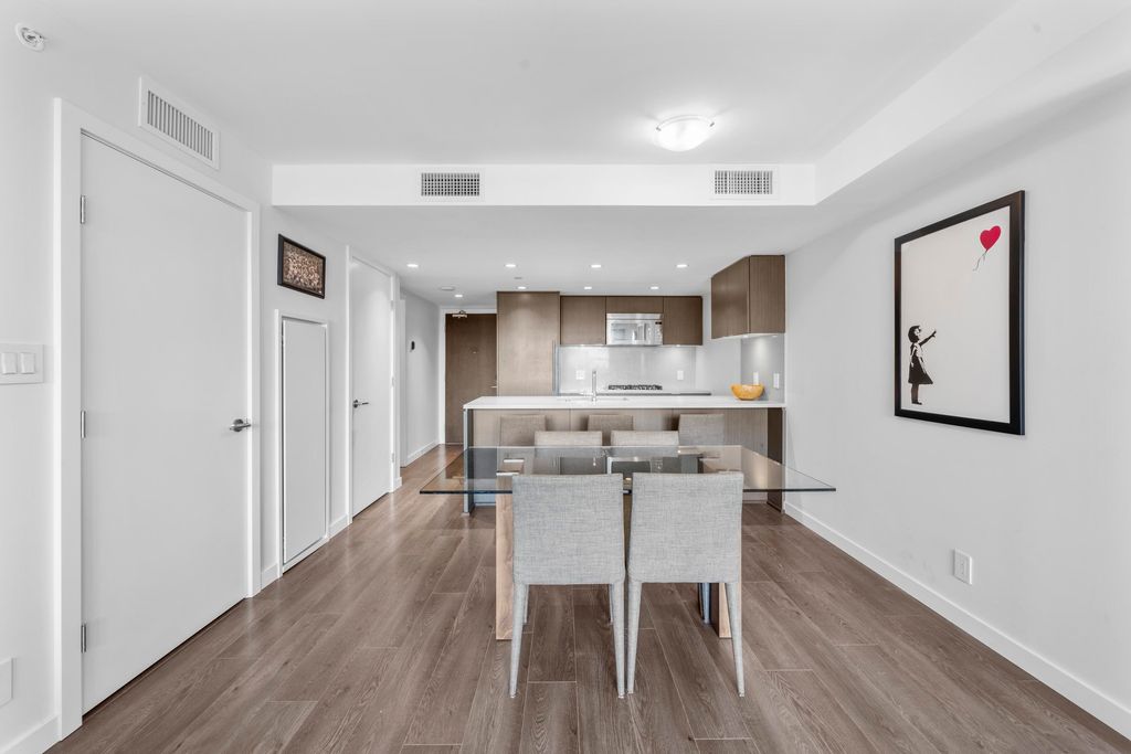 listing image 1101564709111396722