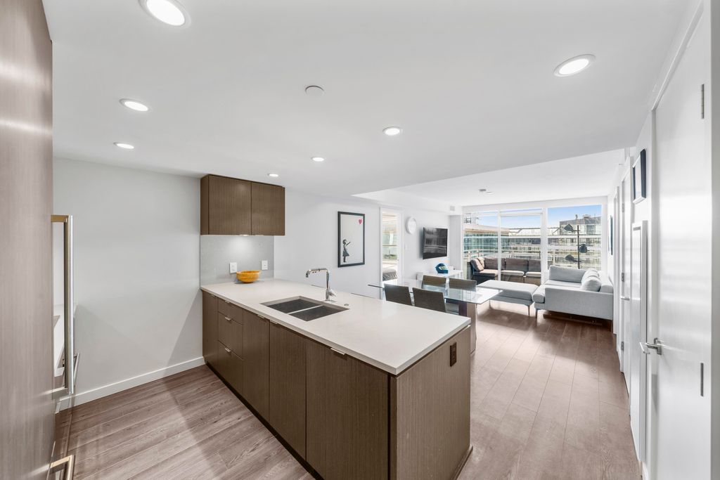 listing image 1101423559726330931
