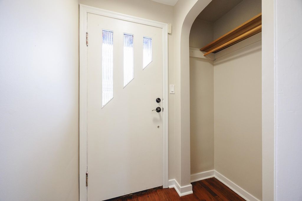 listing image 1100942929429536065